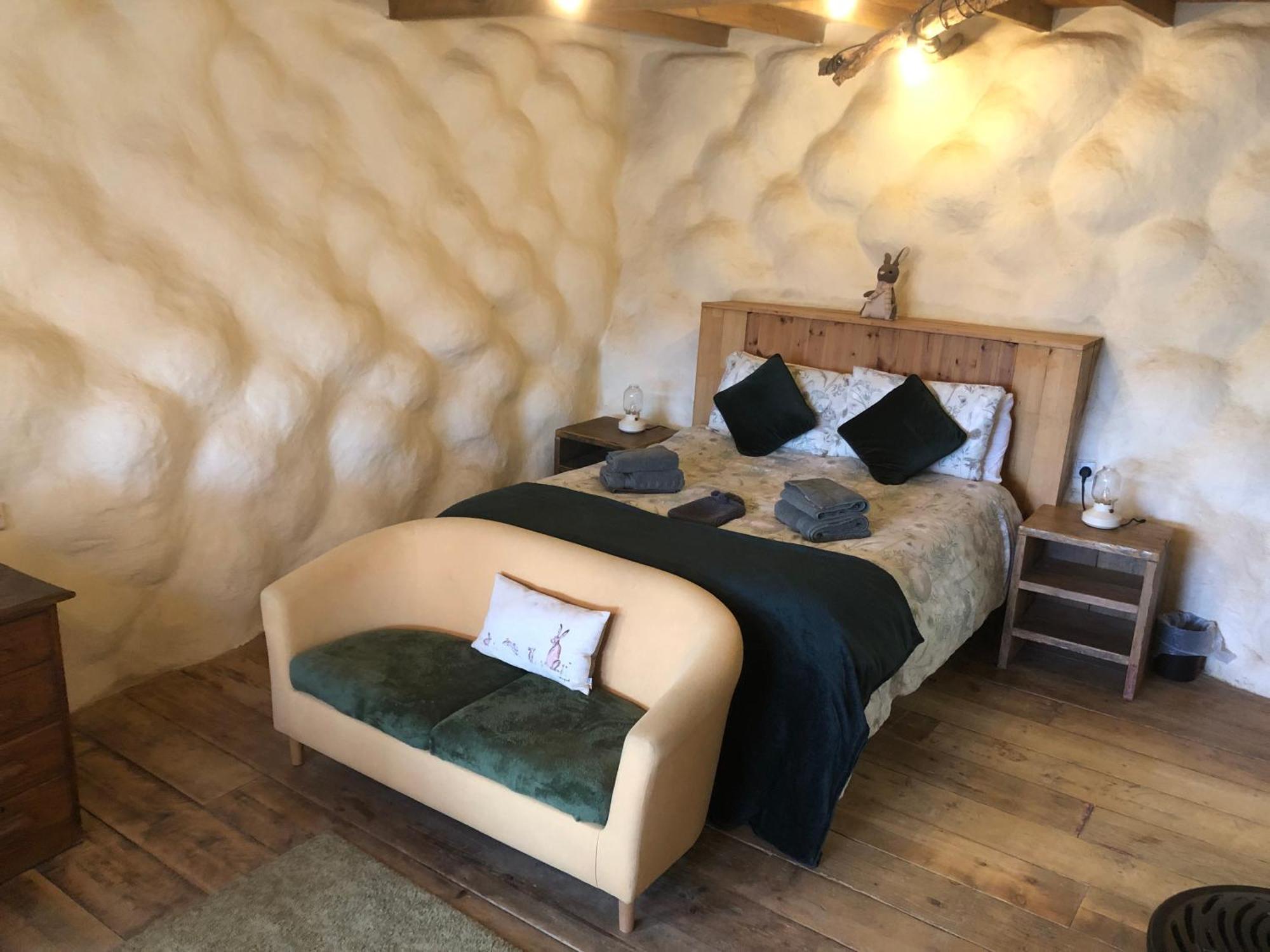 Rabbits 1Or 2 Bedroom Hobbit Style Hillset Earthen Dartmoor Eco Home South Brent Exterior foto