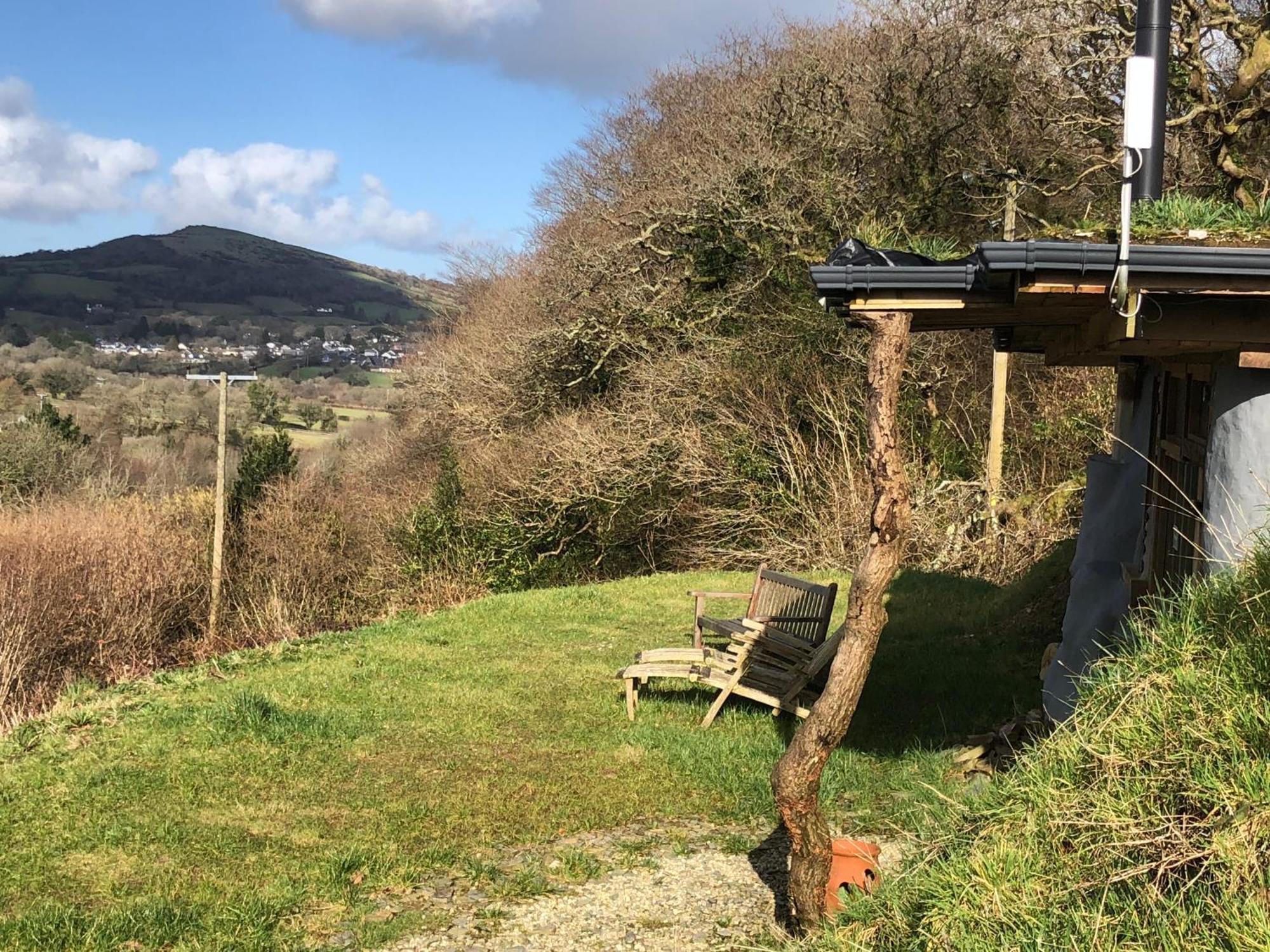 Rabbits 1Or 2 Bedroom Hobbit Style Hillset Earthen Dartmoor Eco Home South Brent Exterior foto
